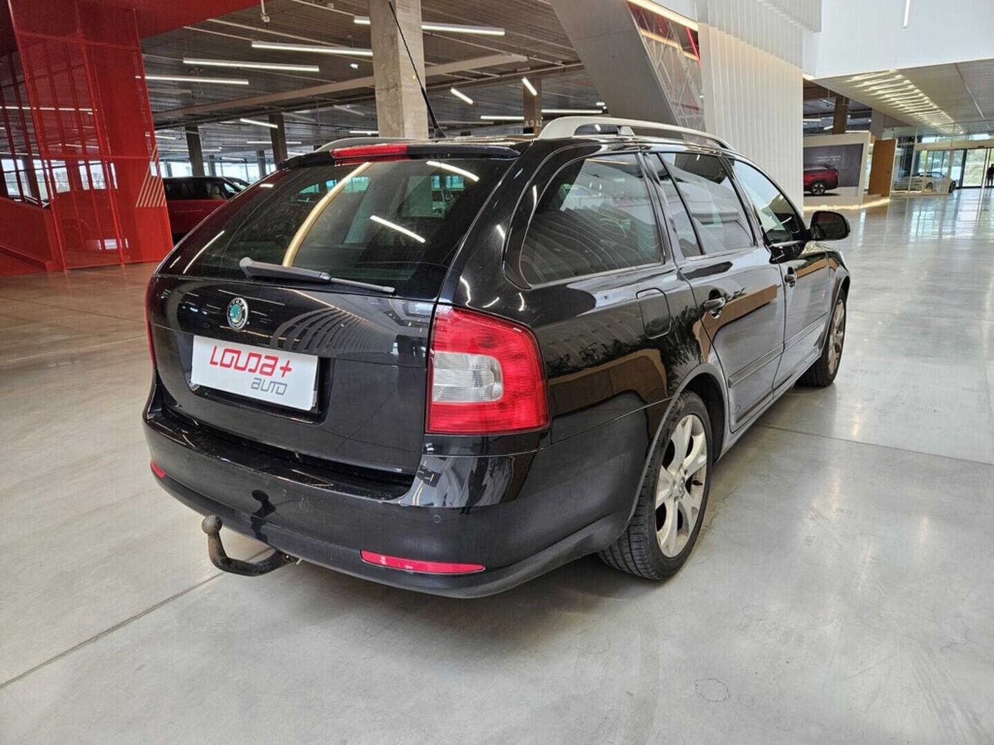 OV190V08620_11.webp_OCTAVIA Elegance 1.2 TSI 77 kW manuál