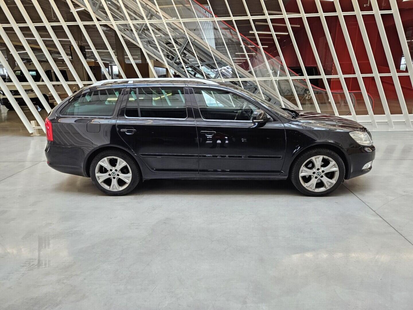 OV190V08620_16.webp_OCTAVIA Elegance 1.2 TSI 77 kW manuál