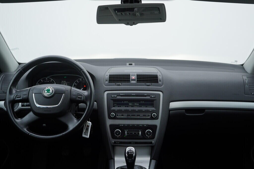 OV190V08620_25.webp_OCTAVIA Elegance 1.2 TSI 77 kW manuál