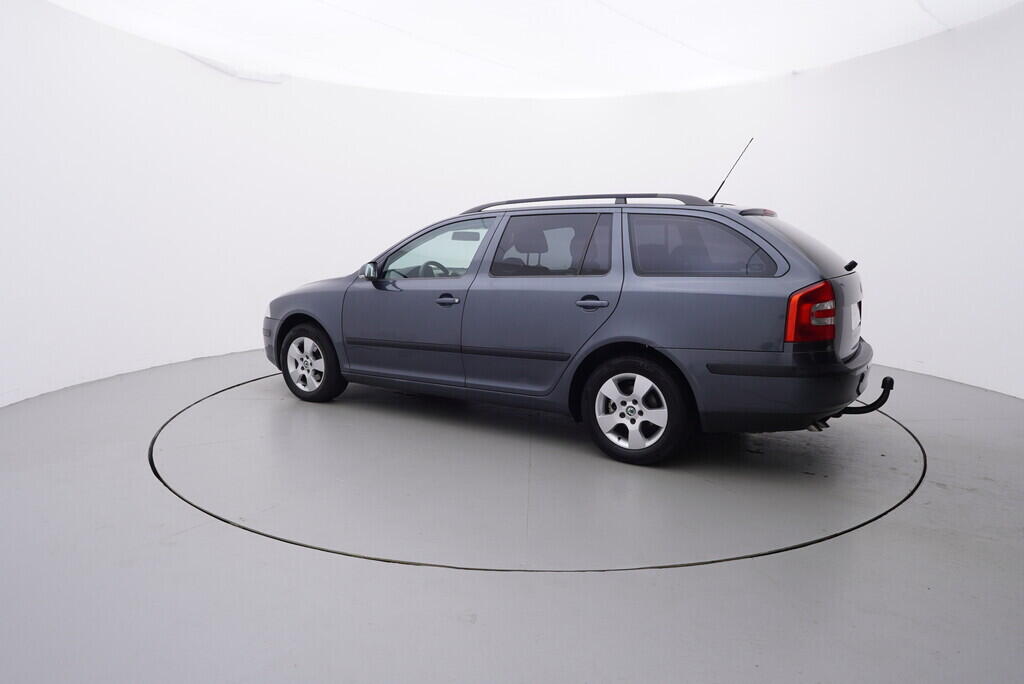 OV190V08621_12.webp_OCTAVIA Elegance 1.9 TDI 77 kW manuál