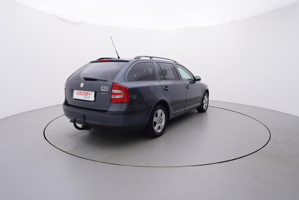 OV190V08621_14.webp_OCTAVIA Elegance 1.9 TDI 77 kW manuál