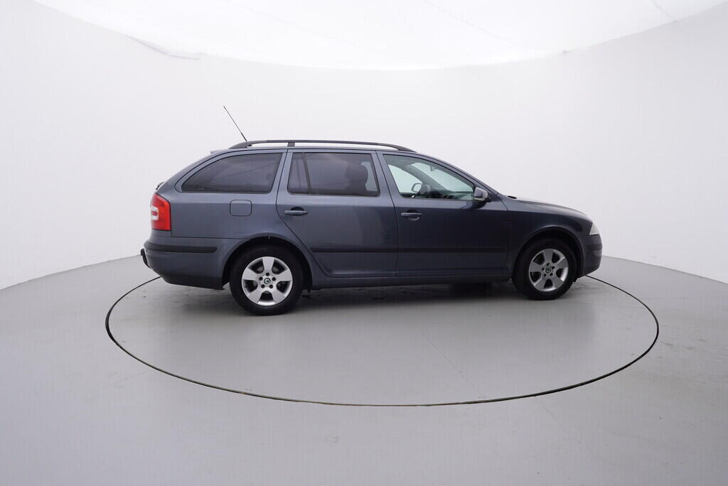 OV190V08621_15.webp_OCTAVIA Elegance 1.9 TDI 77 kW manuál