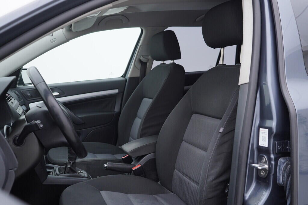 OV190V08621_22.webp_OCTAVIA Elegance 1.9 TDI 77 kW manuál