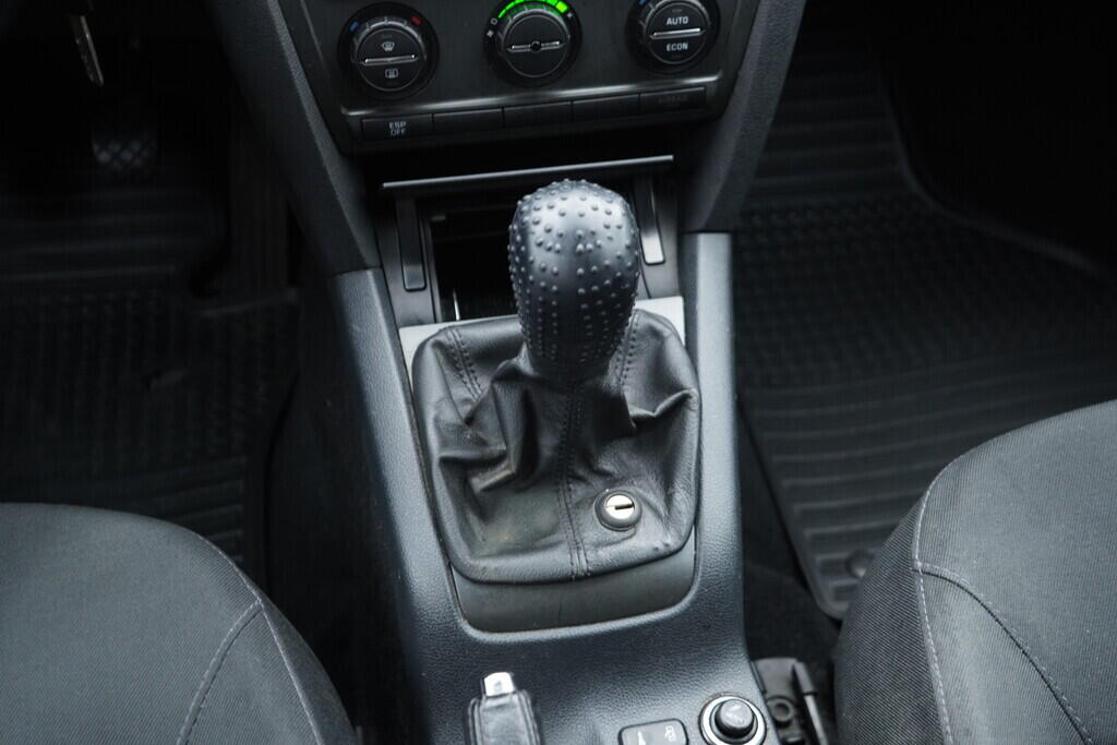 OV190V08621_29.webp_OCTAVIA Elegance 1.9 TDI 77 kW manuál