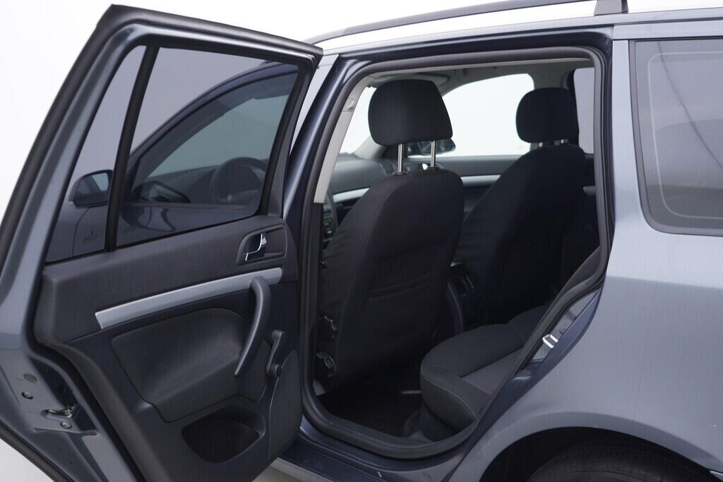 OV190V08621_30.webp_OCTAVIA Elegance 1.9 TDI 77 kW manuál