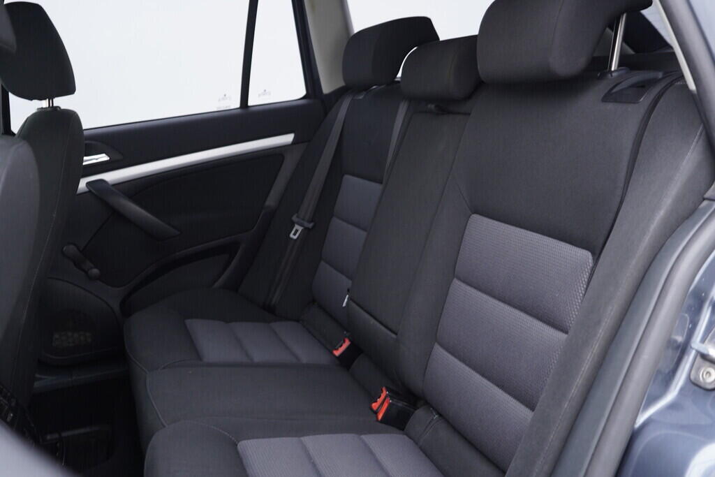OV190V08621_32.webp_OCTAVIA Elegance 1.9 TDI 77 kW manuál