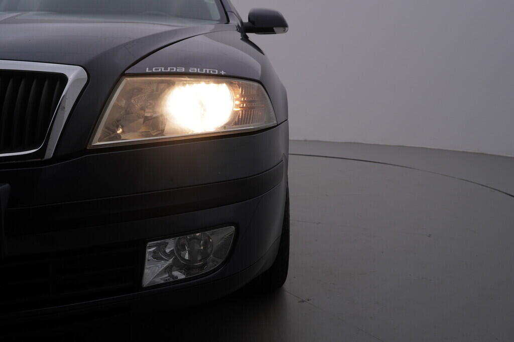 OV190V08621_37.webp_OCTAVIA Elegance 1.9 TDI 77 kW manuál