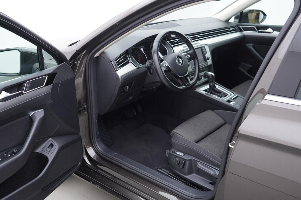 OV190V08623_18.webp_PASSAT VARIANT Comfortline 2.0 TDI 140 kW automat