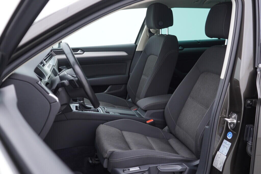 OV190V08623_23.webp_PASSAT VARIANT Comfortline 2.0 TDI 140 kW automat