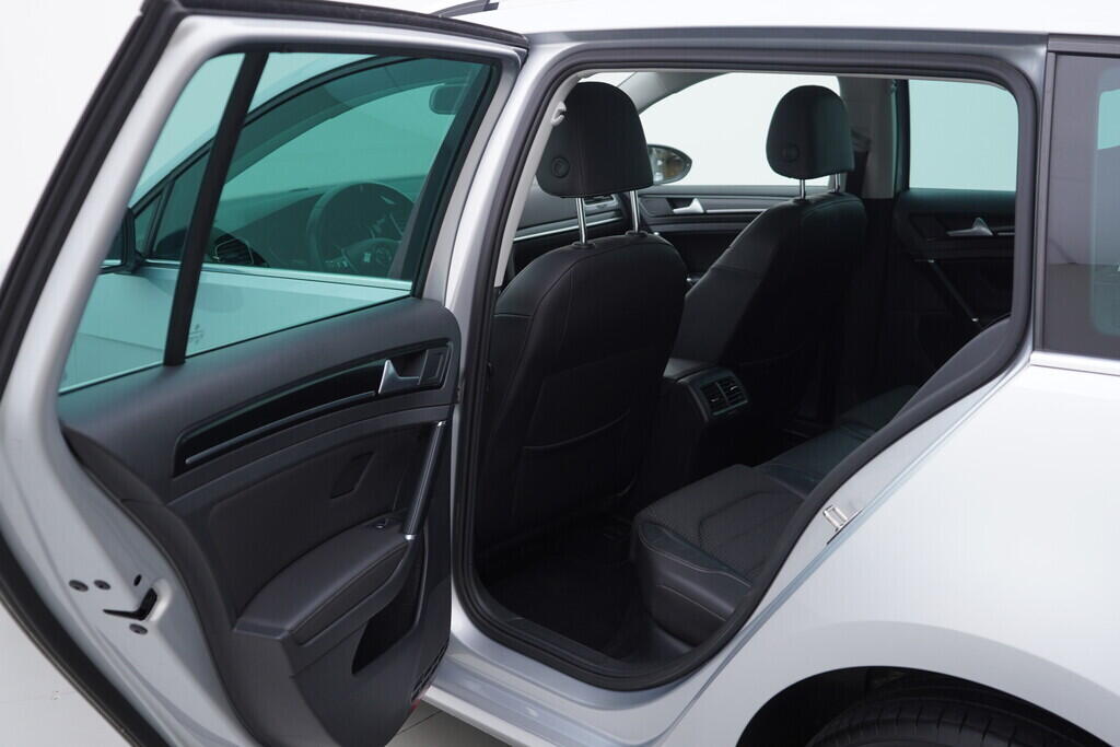 OV190V08625_37.webp_GOLF VARIANT Highline 1.4 TSI 92 kW automat