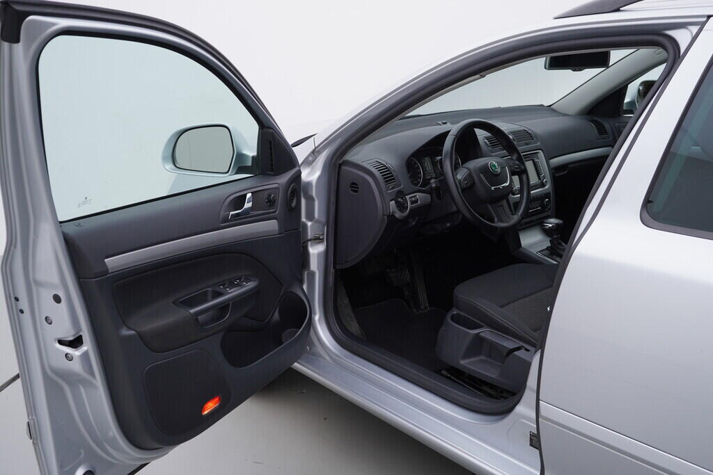 OV190V08626_18.webp_OCTAVIA Elegance 2.0 TDI 103 kW automat