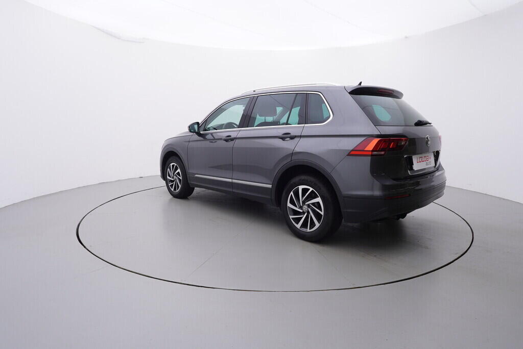OV190V08627_12.webp_TIGUAN Sound 2.0 TSI 132 kW automat