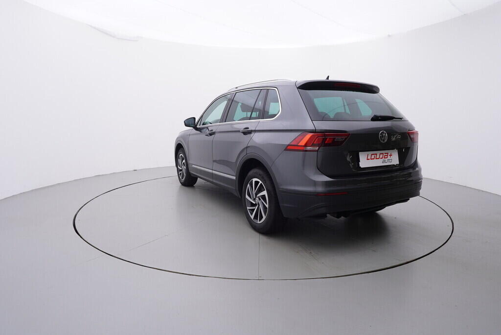 OV190V08627_13.webp_TIGUAN Sound 2.0 TSI 132 kW automat