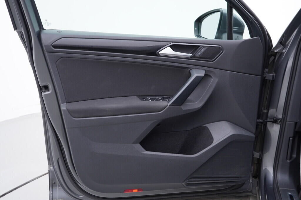 OV190V08627_19.webp_TIGUAN Sound 2.0 TSI 132 kW automat