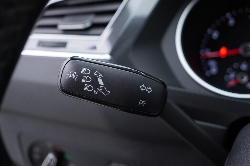 OV190V08627_23.webp_TIGUAN Sound 2.0 TSI 132 kW automat