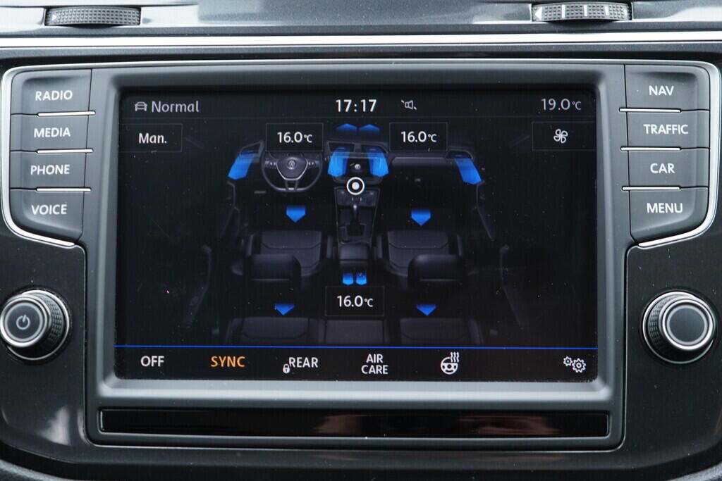 OV190V08627_30.webp_TIGUAN Sound 2.0 TSI 132 kW automat