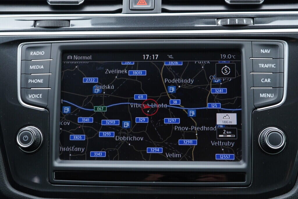 OV190V08627_31.webp_TIGUAN Sound 2.0 TSI 132 kW automat