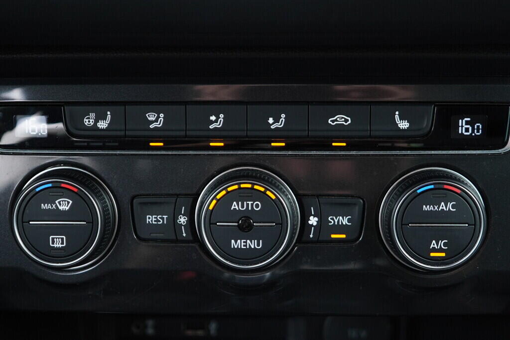 OV190V08627_32.webp_TIGUAN Sound 2.0 TSI 132 kW automat