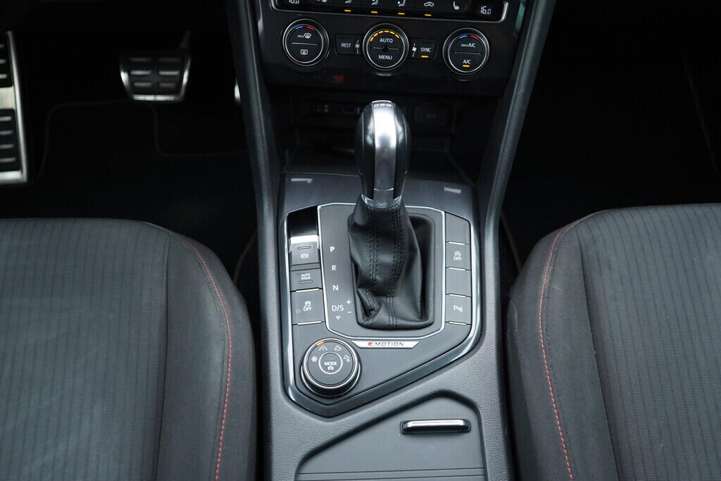 OV190V08627_33.webp_TIGUAN Sound 2.0 TSI 132 kW automat