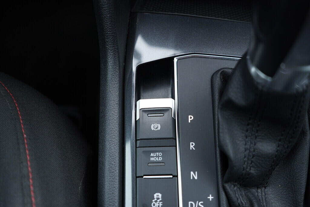 OV190V08627_34.webp_TIGUAN Sound 2.0 TSI 132 kW automat