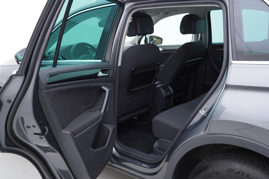 OV190V08627_35.webp_TIGUAN Sound 2.0 TSI 132 kW automat