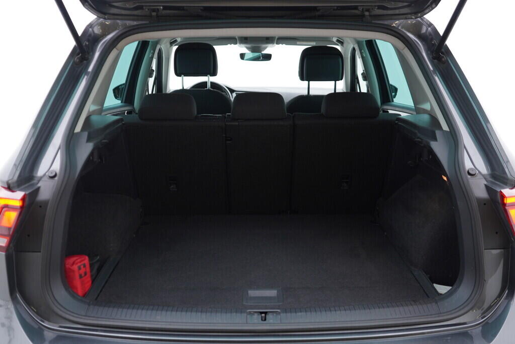 OV190V08627_38.webp_TIGUAN Sound 2.0 TSI 132 kW automat