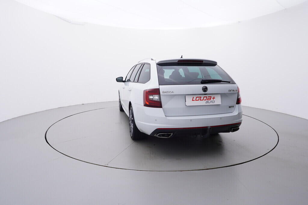 OV190V08629_17.webp_OCTAVIA RS 2.0 TDI 135 kW automat