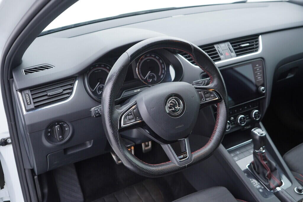 OV190V08629_23.webp_OCTAVIA RS 2.0 TDI 135 kW automat