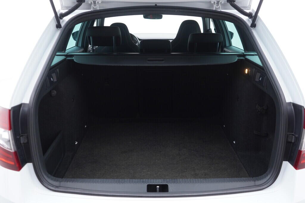 OV190V08629_39.webp_OCTAVIA RS 2.0 TDI 135 kW automat