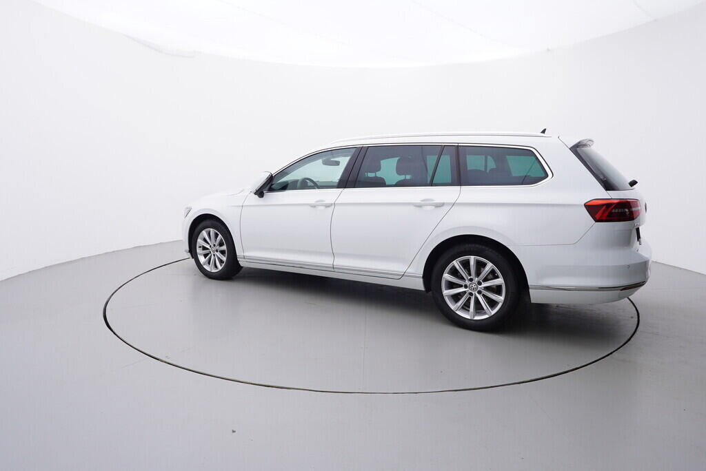 OV190V08630_12.webp_PASSAT VARIANT Highline 2.0 TDI 110 kW automat