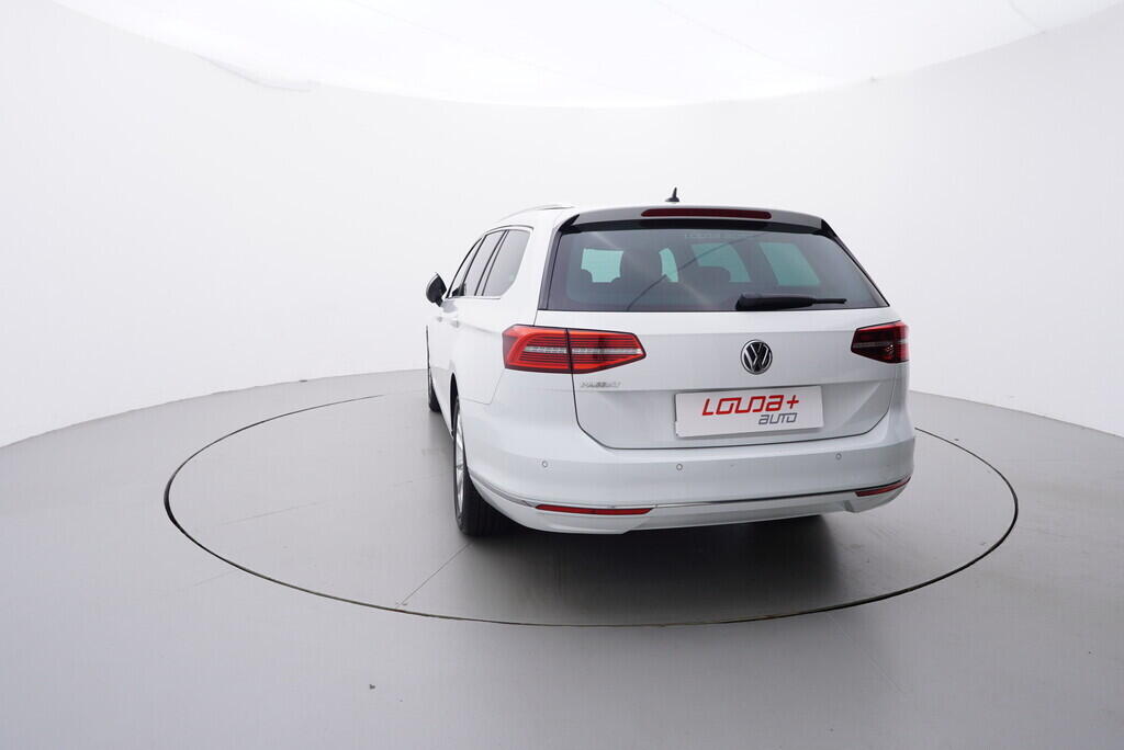 OV190V08630_13.webp_PASSAT VARIANT Highline 2.0 TDI 110 kW automat