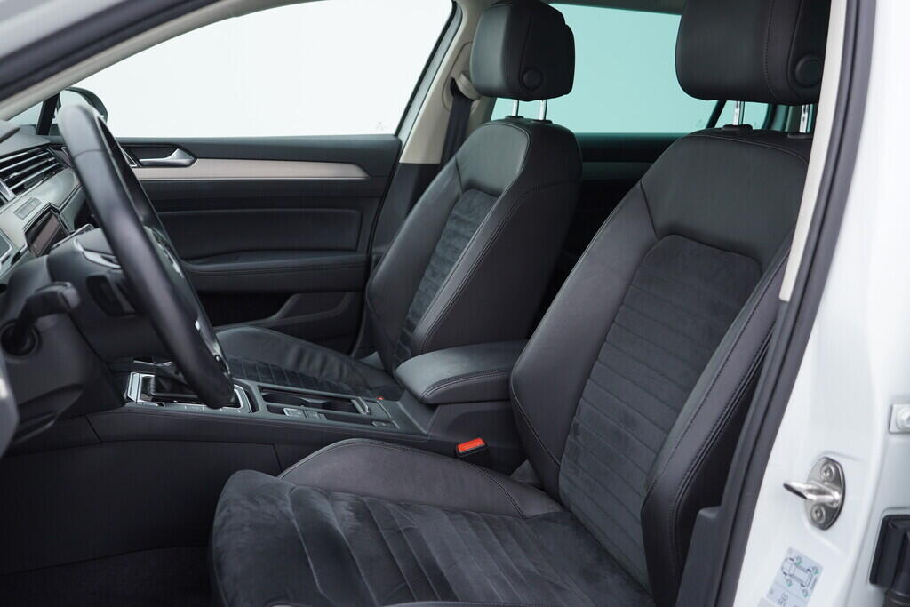 OV190V08630_23.webp_PASSAT VARIANT Highline 2.0 TDI 110 kW automat