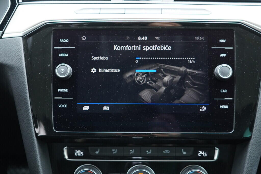OV190V08630_30.webp_PASSAT VARIANT Highline 2.0 TDI 110 kW automat