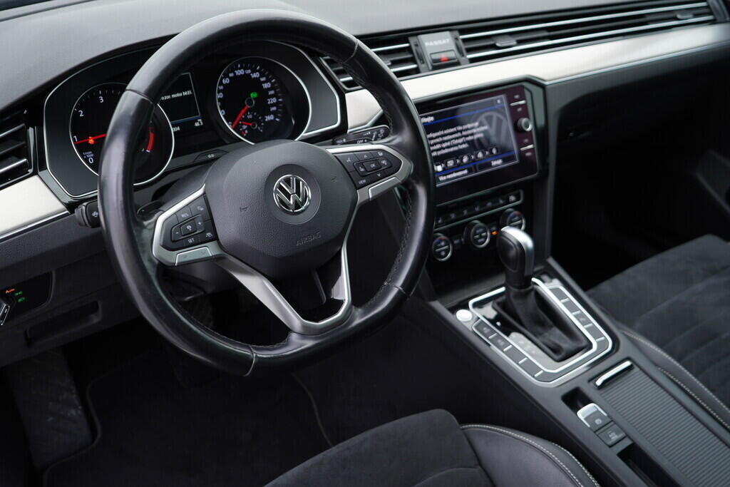 OV190V08631_21.webp_PASSAT VARIANT Elegance 2.0 TDI 110 kW automat, DPH