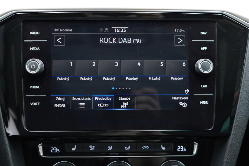OV190V08631_31.webp_PASSAT VARIANT Elegance 2.0 TDI 110 kW automat, DPH