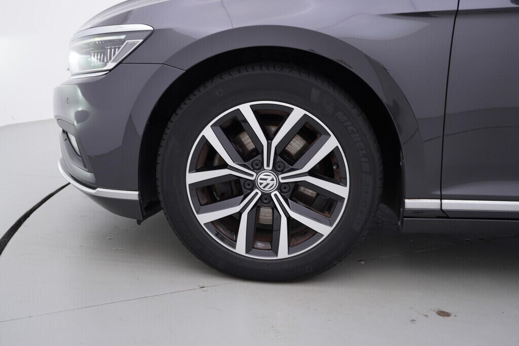 OV190V08631_41.webp_PASSAT VARIANT Elegance 2.0 TDI 110 kW automat, DPH