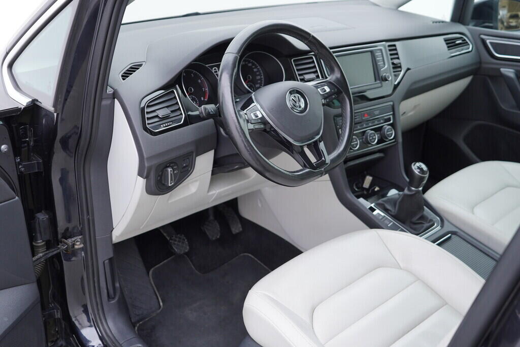 OV190V08632_18.webp_GOLF SPORTSVAN Carat 1.4 TSI 92 kW manuál