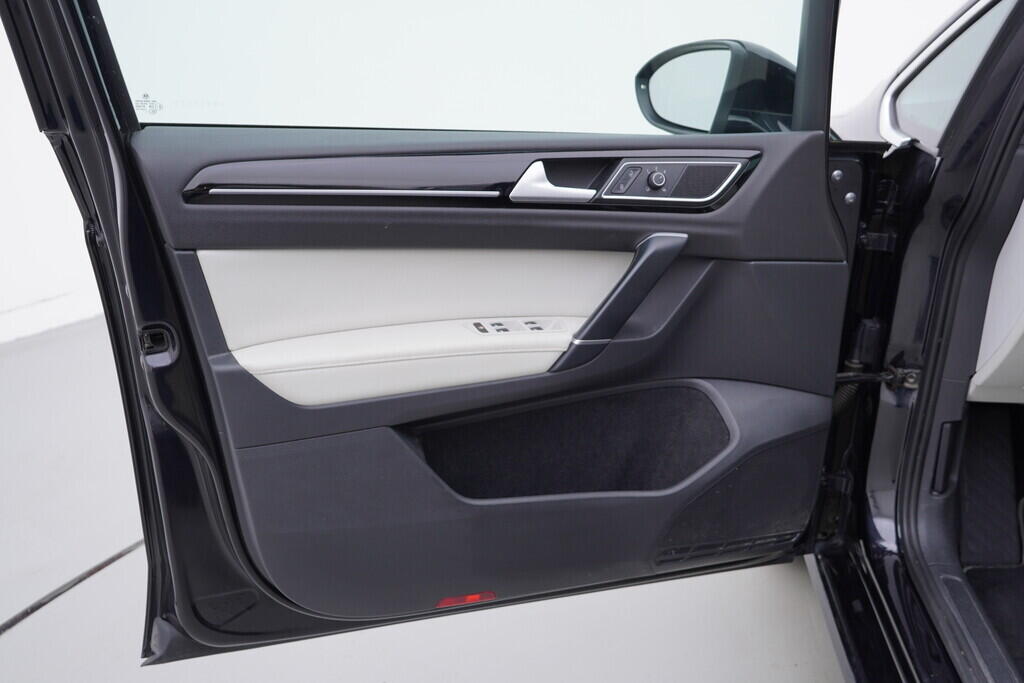 OV190V08632_19.webp_GOLF SPORTSVAN Carat 1.4 TSI 92 kW manuál