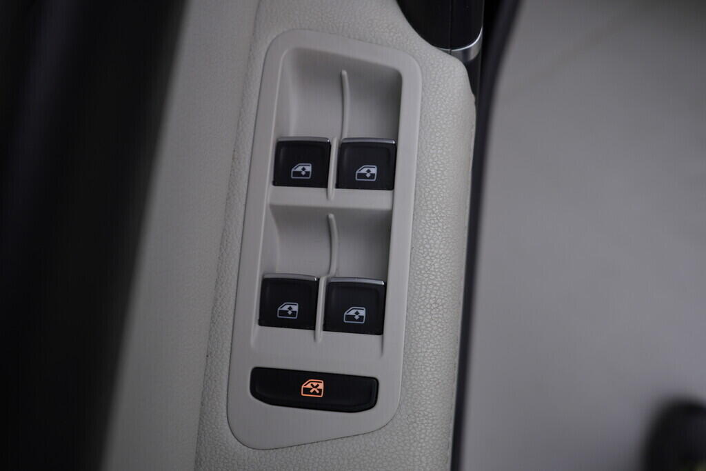 OV190V08632_20.webp_GOLF SPORTSVAN Carat 1.4 TSI 92 kW manuál