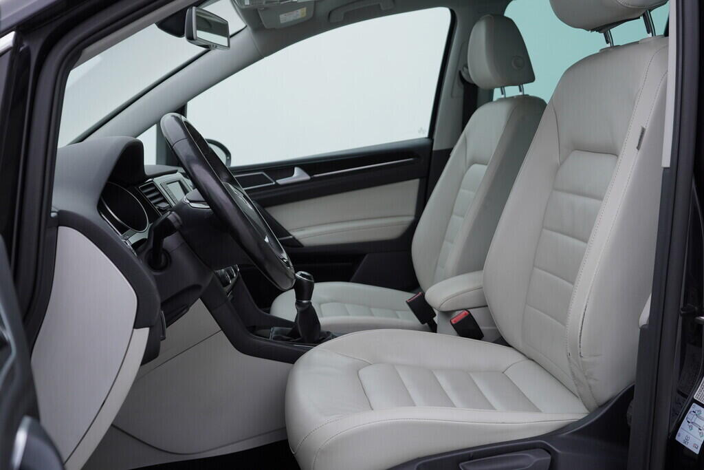 OV190V08632_23.webp_GOLF SPORTSVAN Carat 1.4 TSI 92 kW manuál