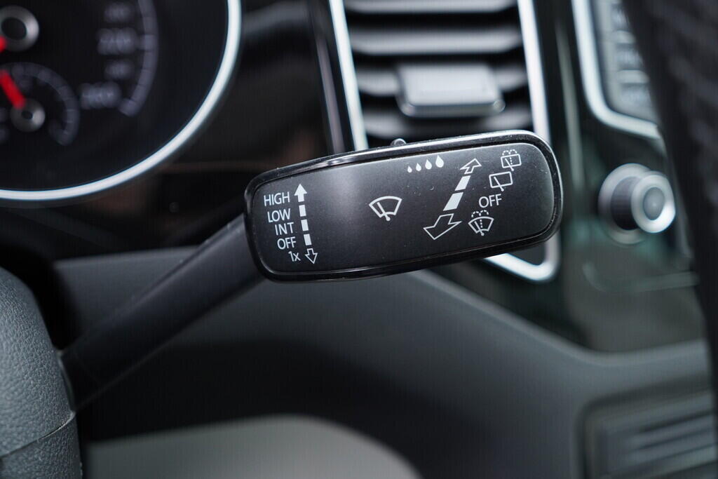 OV190V08632_25.webp_GOLF SPORTSVAN Carat 1.4 TSI 92 kW manuál