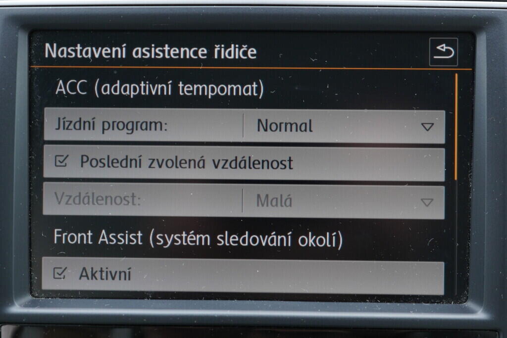 OV190V08632_29.webp_GOLF SPORTSVAN Carat 1.4 TSI 92 kW manuál