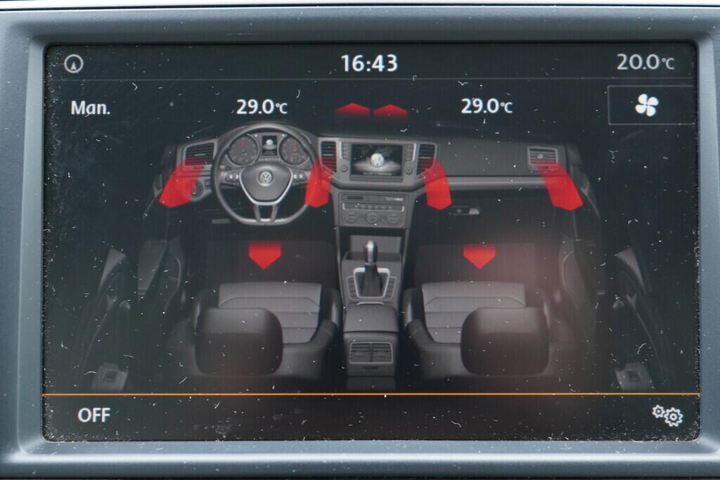 OV190V08632_31.webp_GOLF SPORTSVAN Carat 1.4 TSI 92 kW manuál