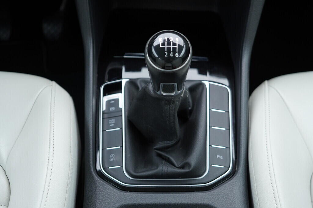 OV190V08632_34.webp_GOLF SPORTSVAN Carat 1.4 TSI 92 kW manuál