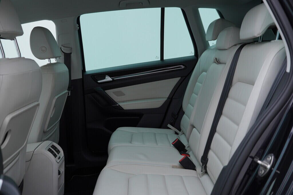 OV190V08632_38.webp_GOLF SPORTSVAN Carat 1.4 TSI 92 kW manuál