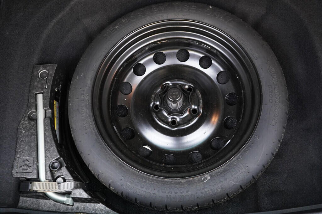 OV190V08632_40.webp_GOLF SPORTSVAN Carat 1.4 TSI 92 kW manuál