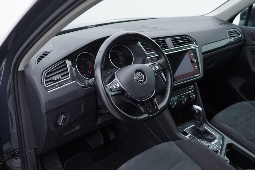OV190V08634_21.webp_TIGUAN Elegance 2.0 TSI 140 kW automat, DPH