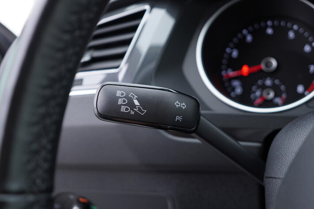 OV190V08634_23.webp_TIGUAN Elegance 2.0 TSI 140 kW automat, DPH