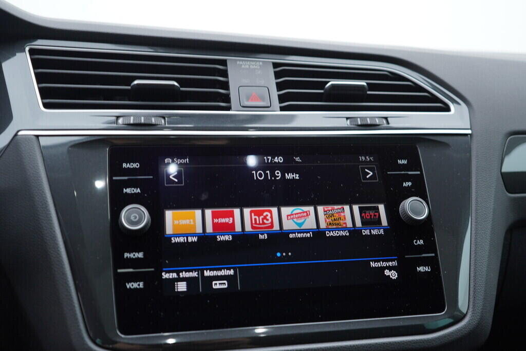 OV190V08634_28.webp_TIGUAN Elegance 2.0 TSI 140 kW automat, DPH
