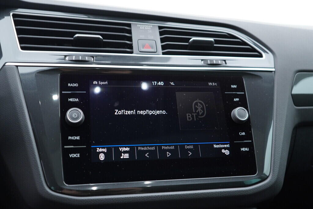 OV190V08634_29.webp_TIGUAN Elegance 2.0 TSI 140 kW automat, DPH
